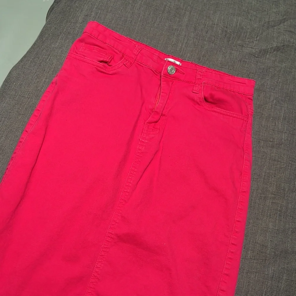 Jade McKenzie | Hot Pink Denim Midi Skirt - Picture 2 of 5